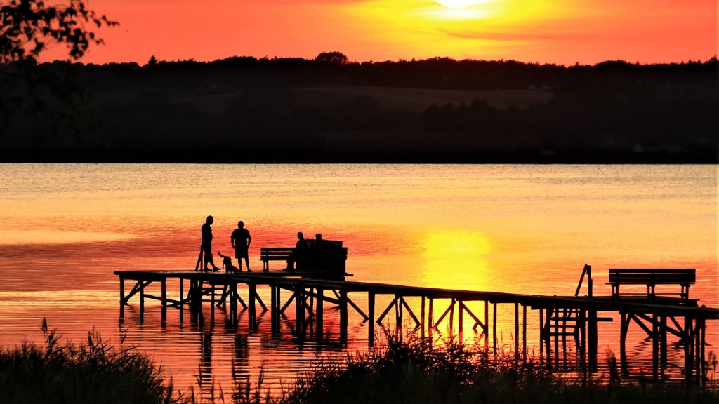 Badebro ved To-Bjerg | Foto: Lise Lotte Limone Lindahl