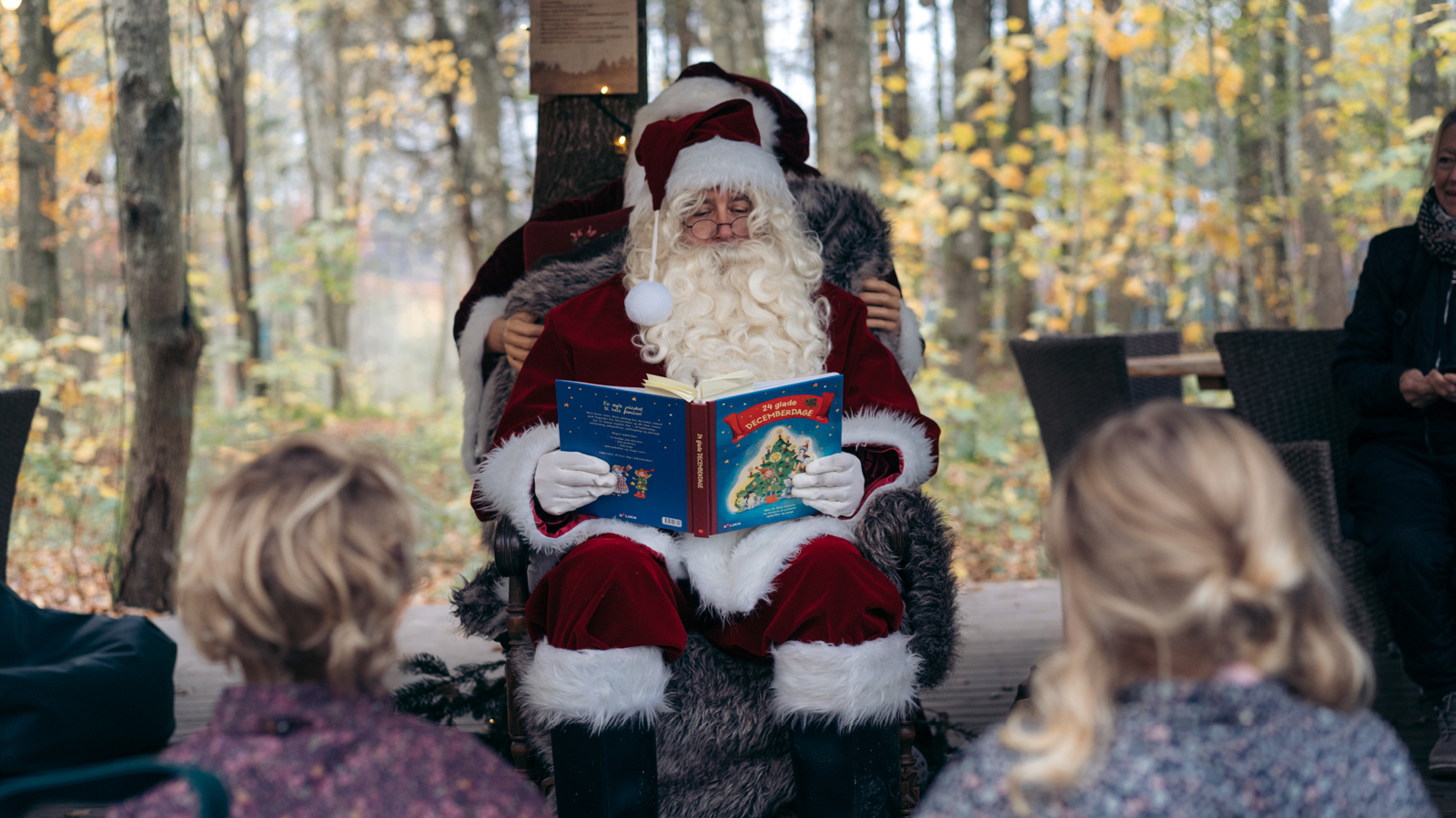 Experience the charming Christmas market at Kragerup Gods.