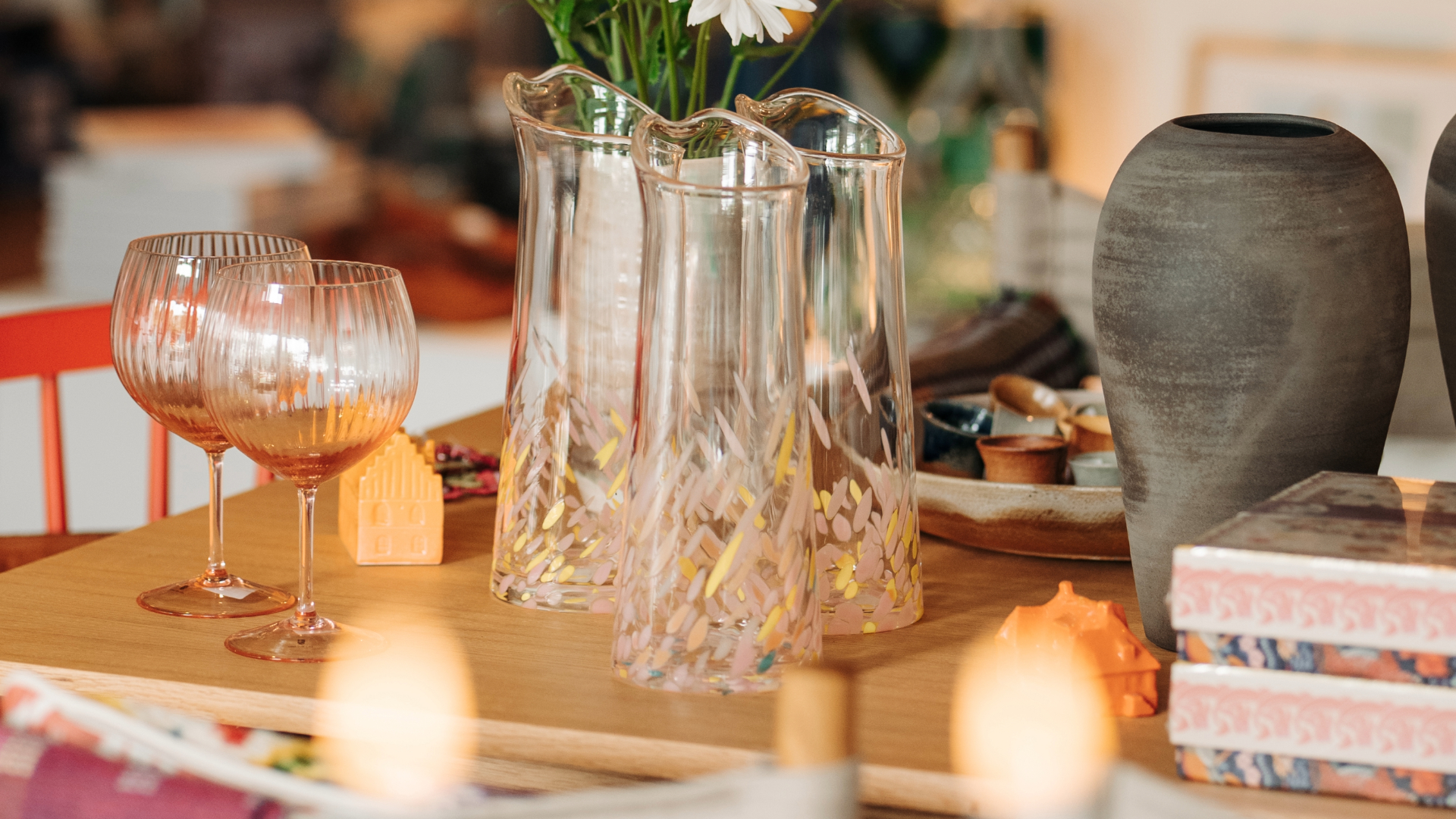 Guldagergaard in Skælskør – an international ceramic centre surrounded by a green park and historic buildings, where artists work with clay and glaze.