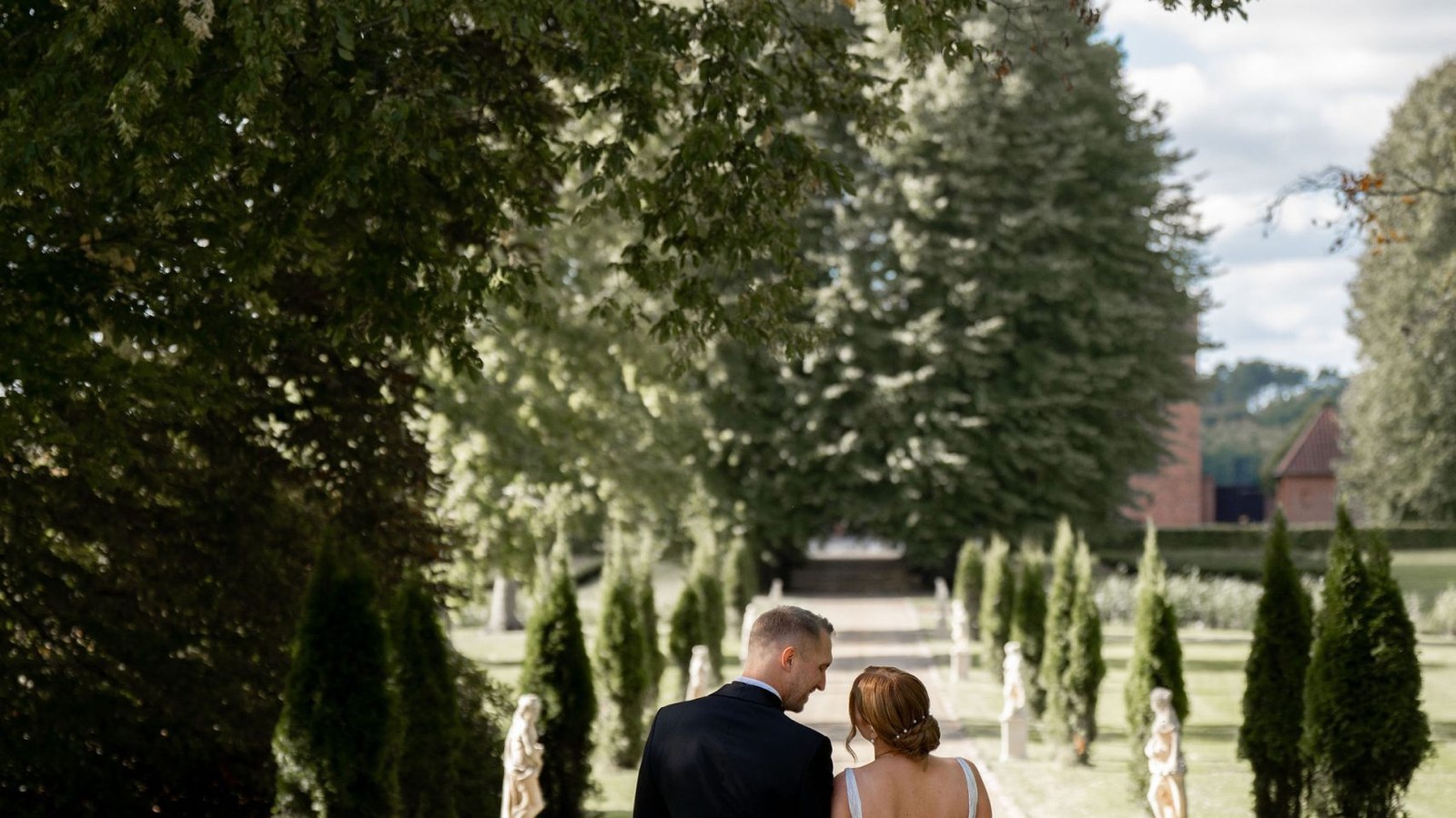 Bryllup i herregårdsparken på Vedbygaard Gods