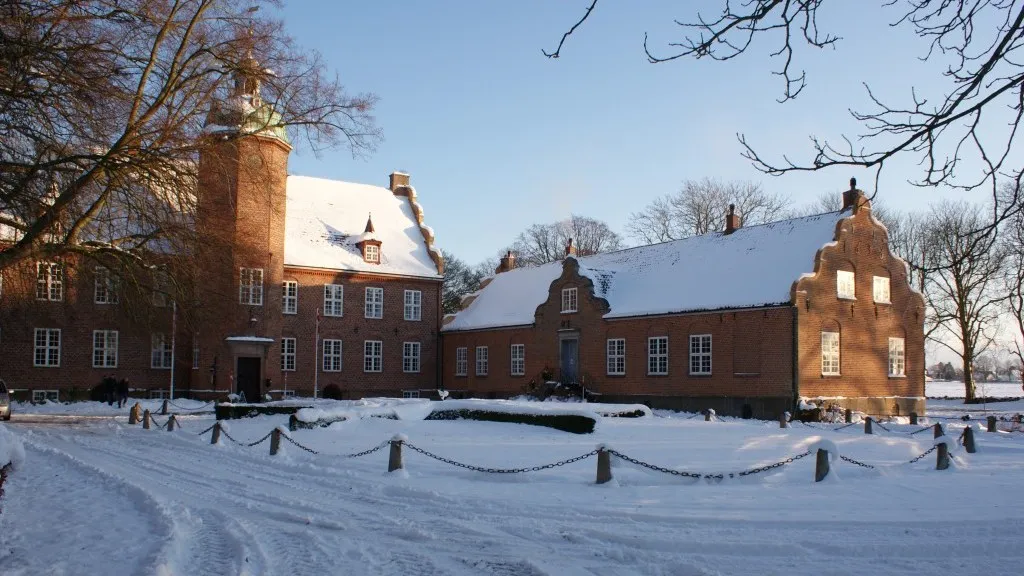 The courtyard of Ulriksholm Castle in the snow.
