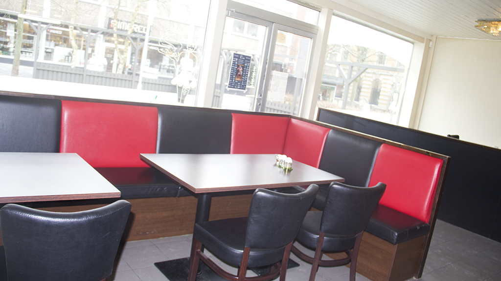 Dino's Restaurant & Pizzaria   