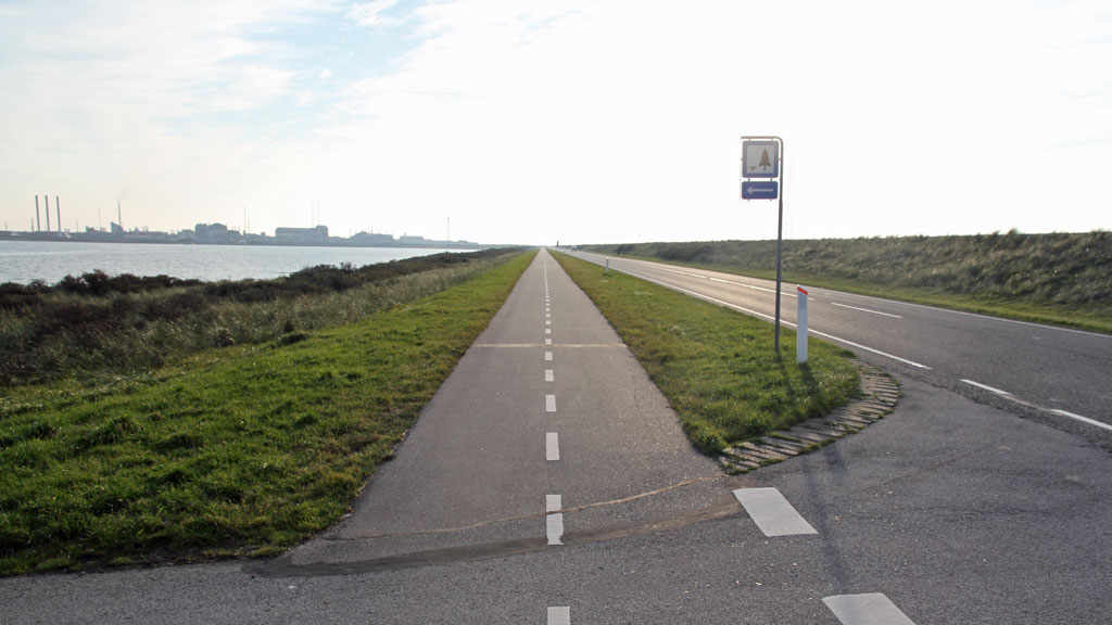 BikeWithUs - Pre-packaged cycling holidays 