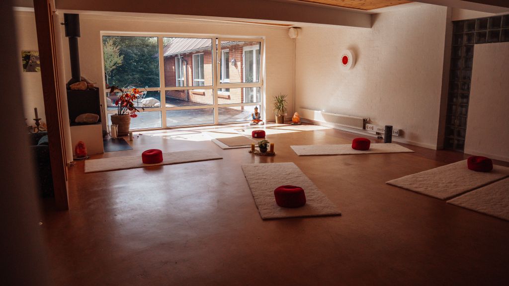 Hollys Seminarhus APS