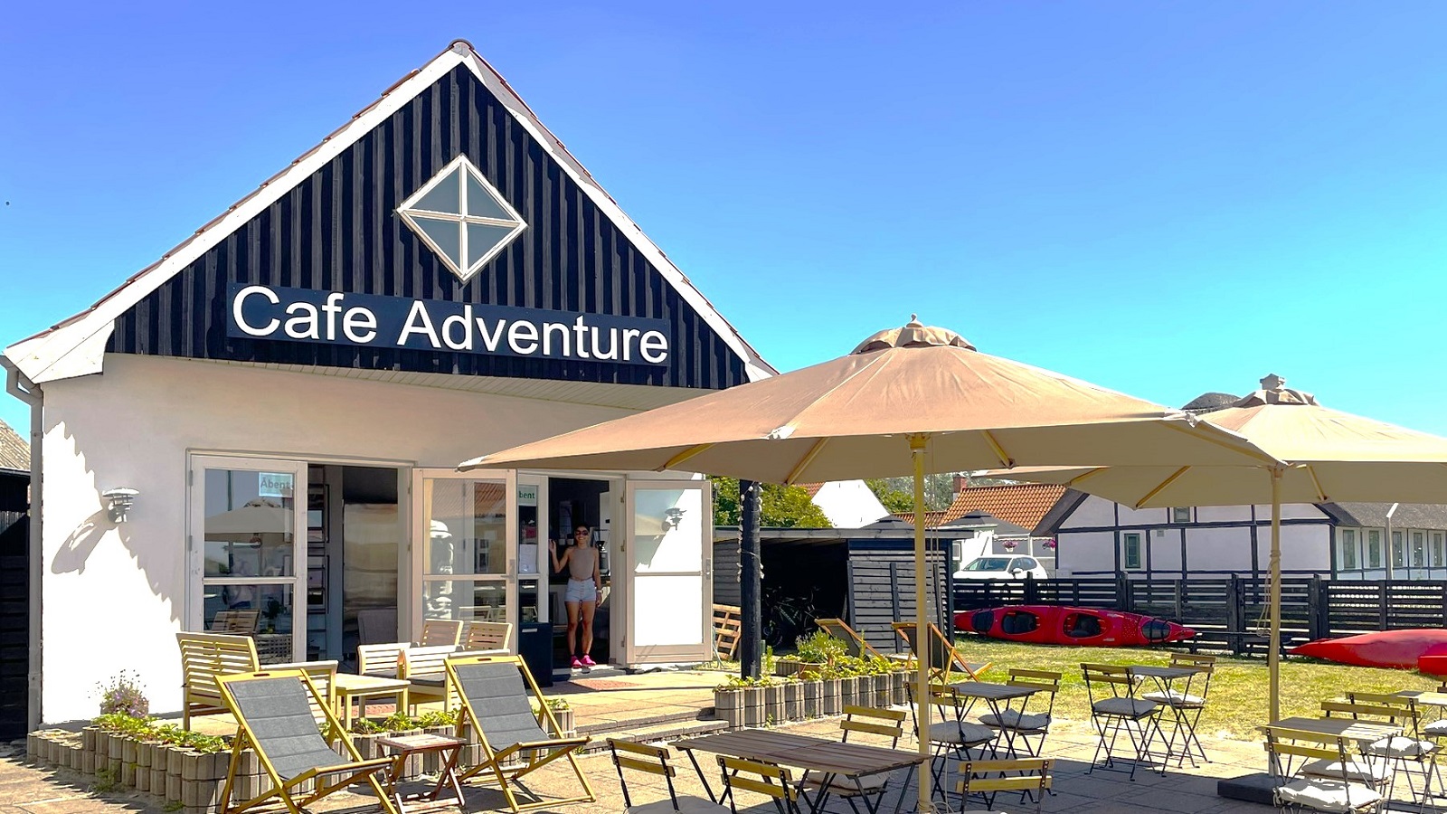 Cafe Adventure 1600