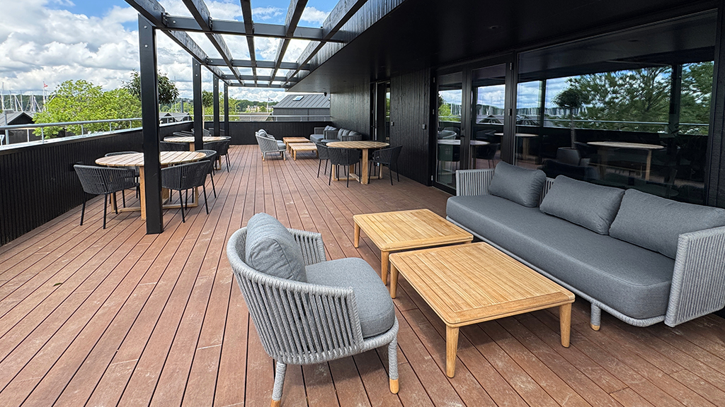 Hotel Melfart Hus på Middelfart Marina - hyggelig terrasse med udsigt