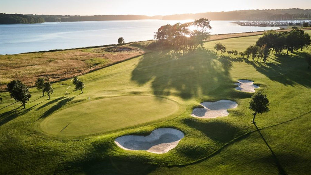 Golfklubben Lillebælt ligger smukt ned til Gamborg Fjord