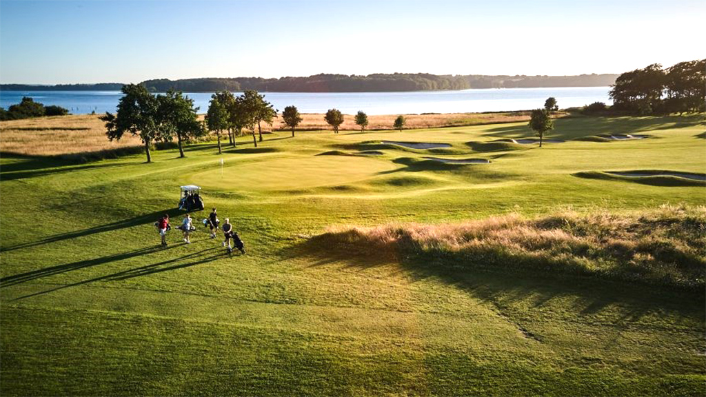 Smukt ligger Goldklubben Lillebælt i Middelfart