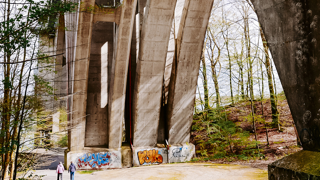 The Old Little Belt Bridge - the arches seen from the landward side