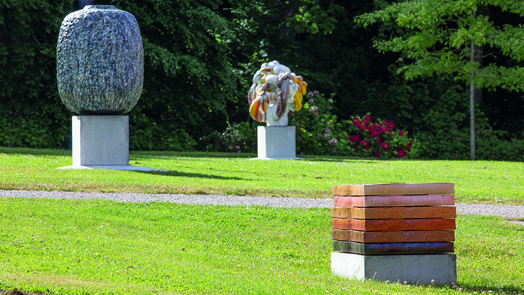 Skulptur ses i Clays skulpturpark