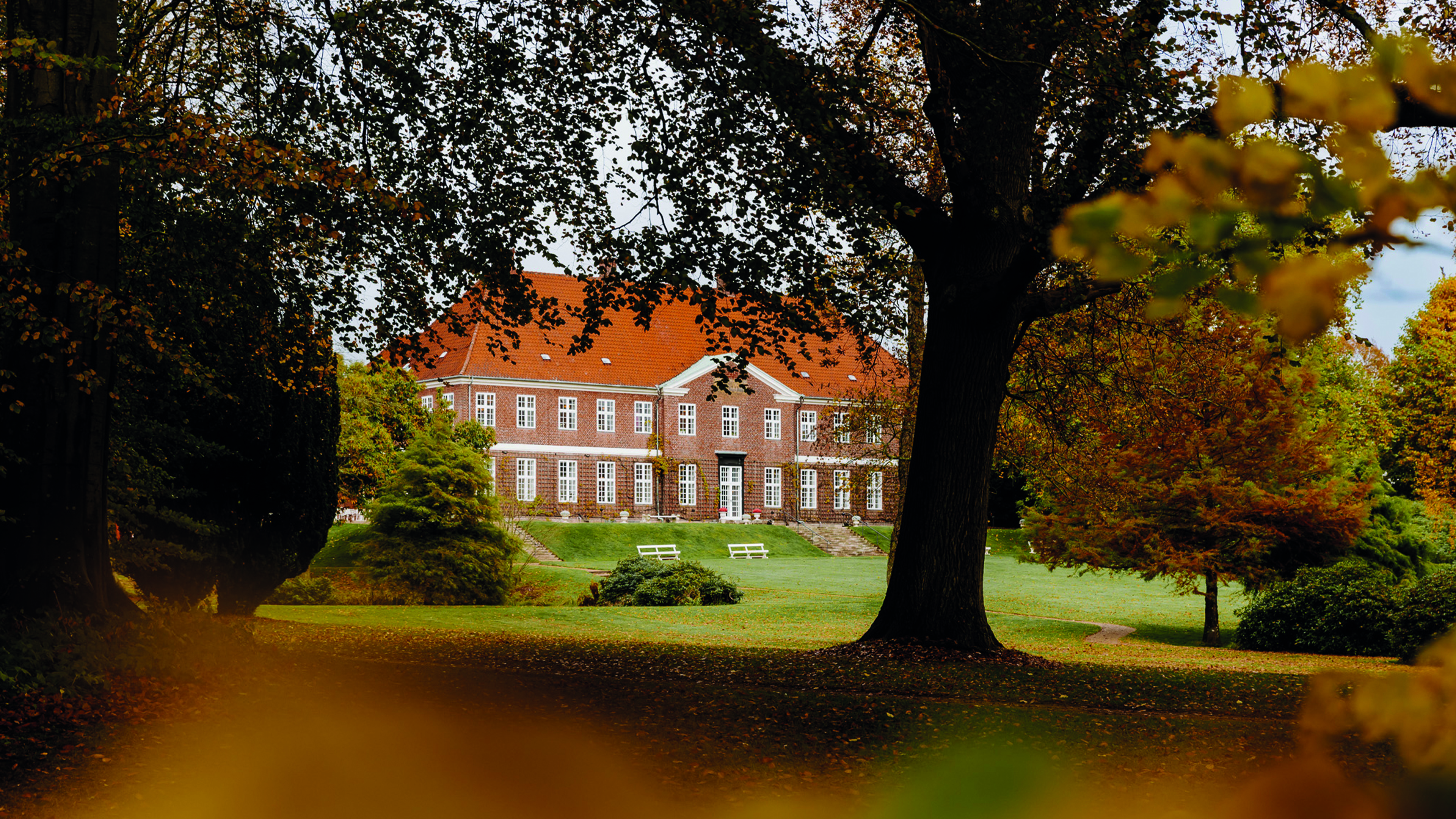 Hindsgavl Castle in autumn