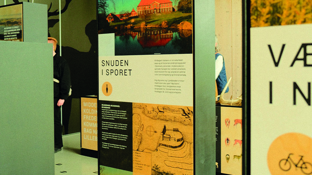 Skilte med informationer om historie og naturen på Hindsgavls Halvøen