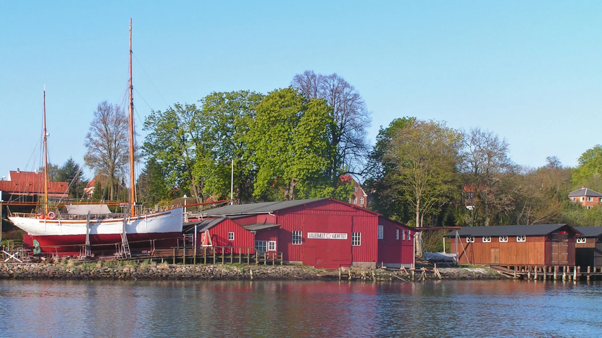 Lillebælt-værftet, Middelfart
Bådebyggeri,
Grundlagt af Mads
Museumsværft
Søfarthistorisk center.
Gamle håndværk
Teater og musik
