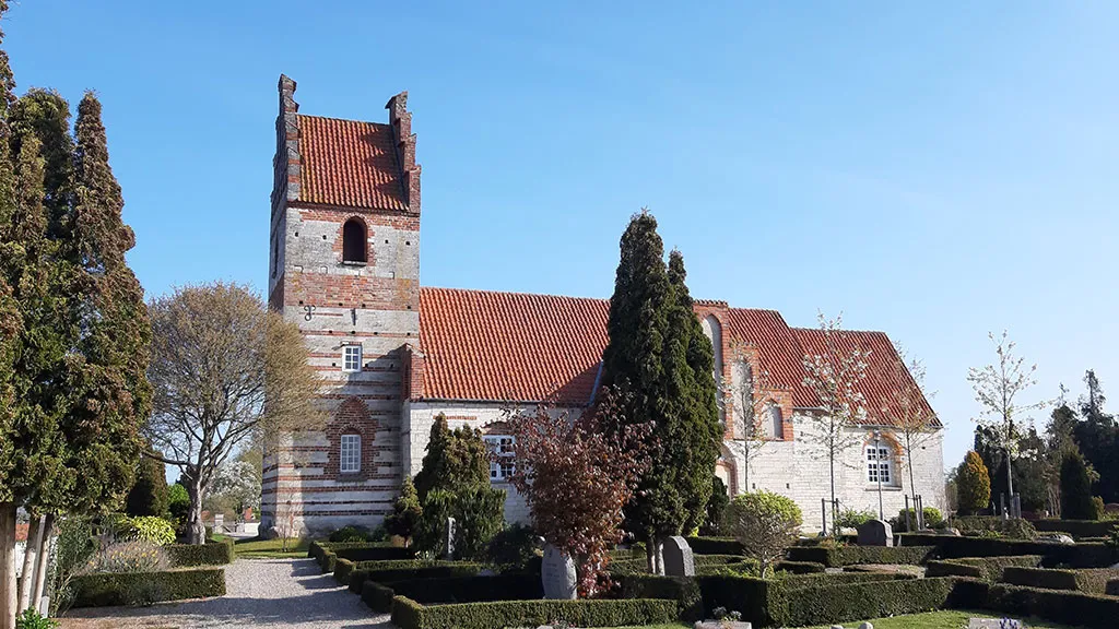 Strøby-Kirke-1