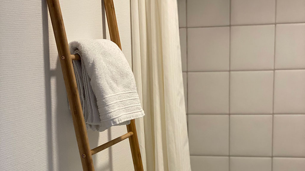 Kirsebærkroen - The Inn Between