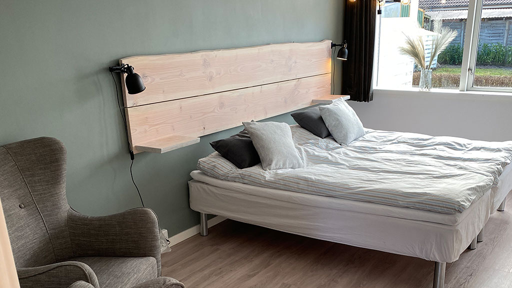 Kirsebærkroen - The Inn Between