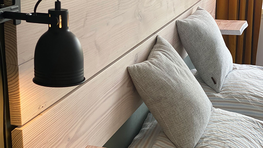 Kirsebærkroen - The Inn Between