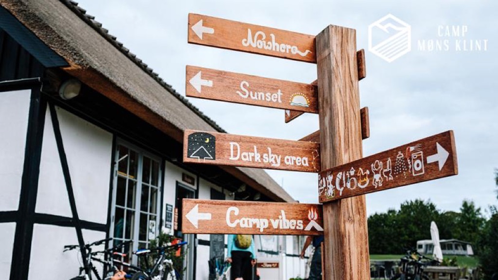 Camp Møns Klint skilt