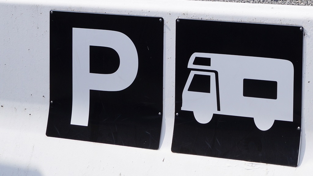 Schild für den Wohnmobilstellplatz am Bogense Havn