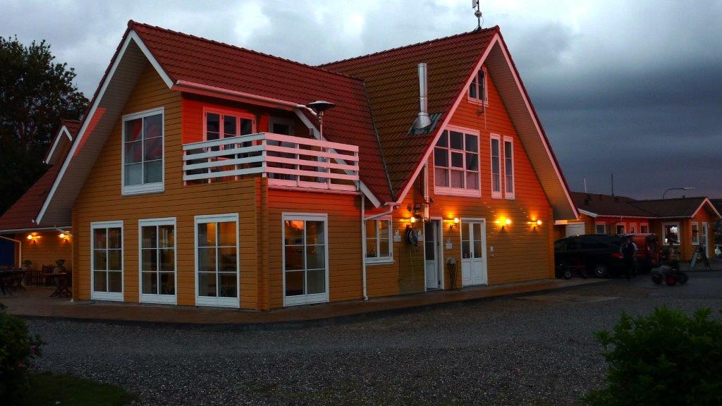 En sommeraften på campingpladsen Kyst Camping Bogense