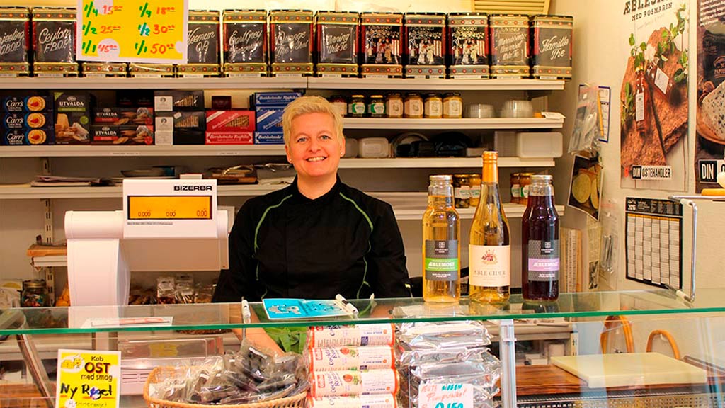 Ostehuset in Otterup verkauft Käse, Kekse, Wein, Würstchen und hausgemachte Leberpastete