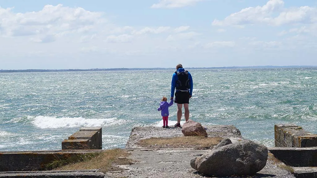Father and daughter at the former harbor on Æbelø