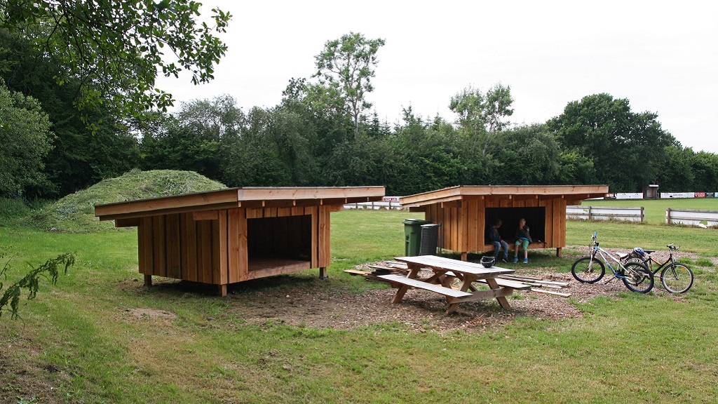 Shelter by the clover leaf routes at Skåstrup Strand