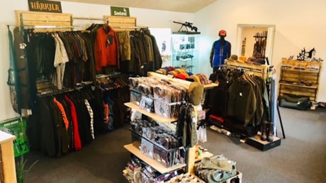 Tøj og andet tilbehør til en aktiv fritid fra butikken Fyns Jagt og Beklædning på Nordfyn