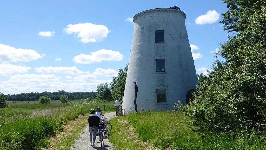 Cyclist in front of Langø Mill