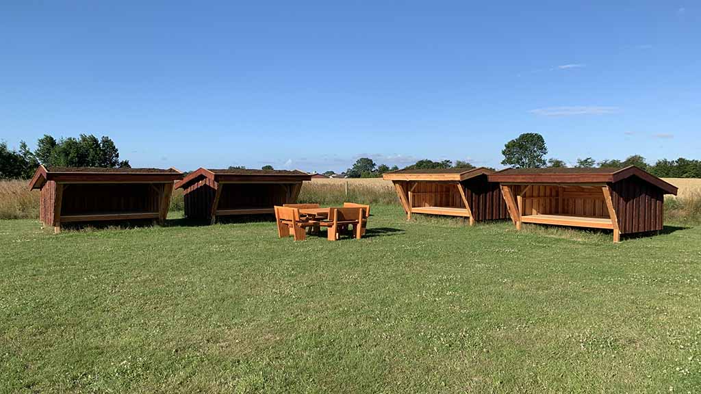 en gruppe af shelters hos Otterup Friluftsoase