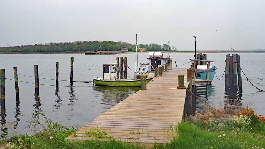 Klintebjerg Harbor with a view of Vigelsø on the Castle route Nordfyn