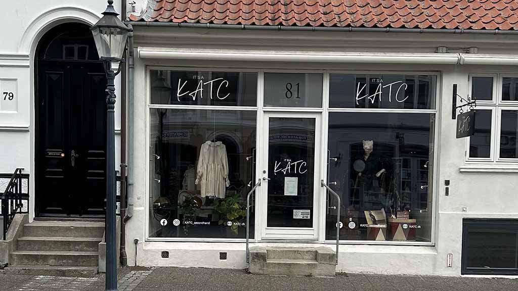 The façade of the KATC_secondhand shop