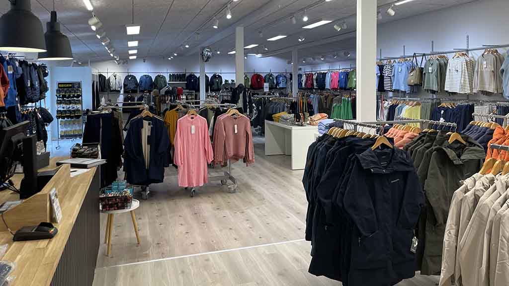 Mäntel im WestWind Bogense Store