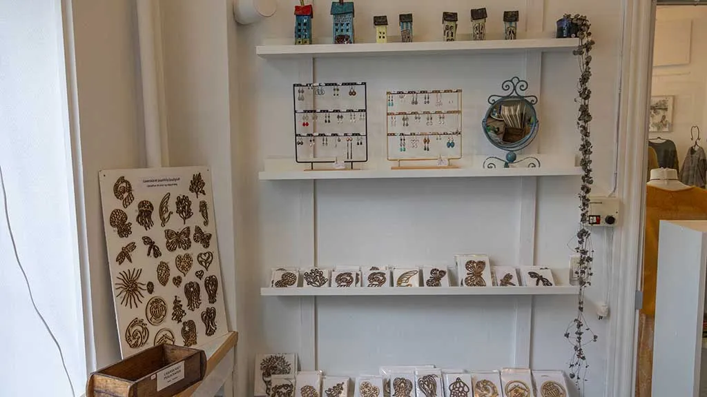 Woodcuts and sculptures in Gallery Øst in Bogense