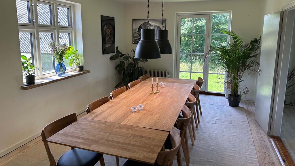 Dining room at Æbelø B&B