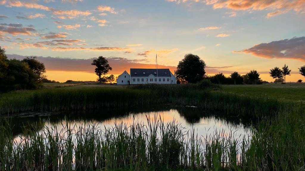 Cafe Rosengaard in the evening twilight