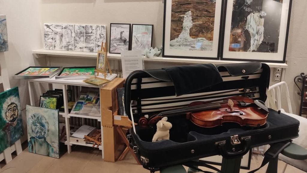 Køb kunstværk i butikken Dansende Bjørne i Bogense