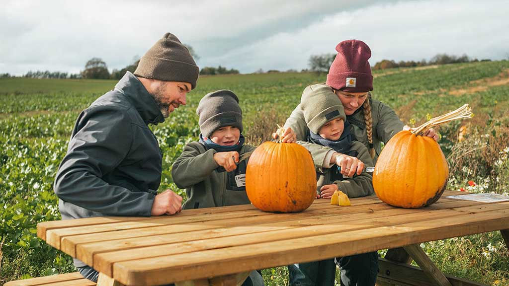 Kellebygård Kürbisstand Familie