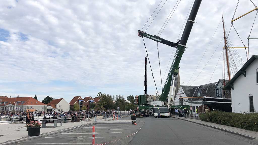 Castor placed in dry dock by the large crane
