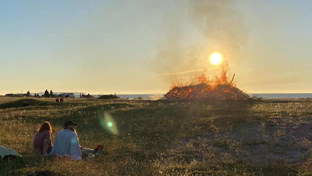 Midsummer bonfire at DCU Camping Flyvesandet