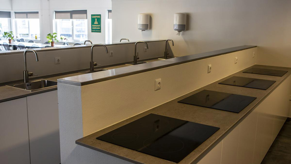Kitchen facilities at DCU Camping Flyvesandet