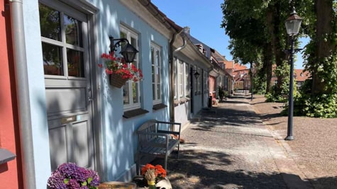 Idylliske gamle huse på Torvet i Bogense