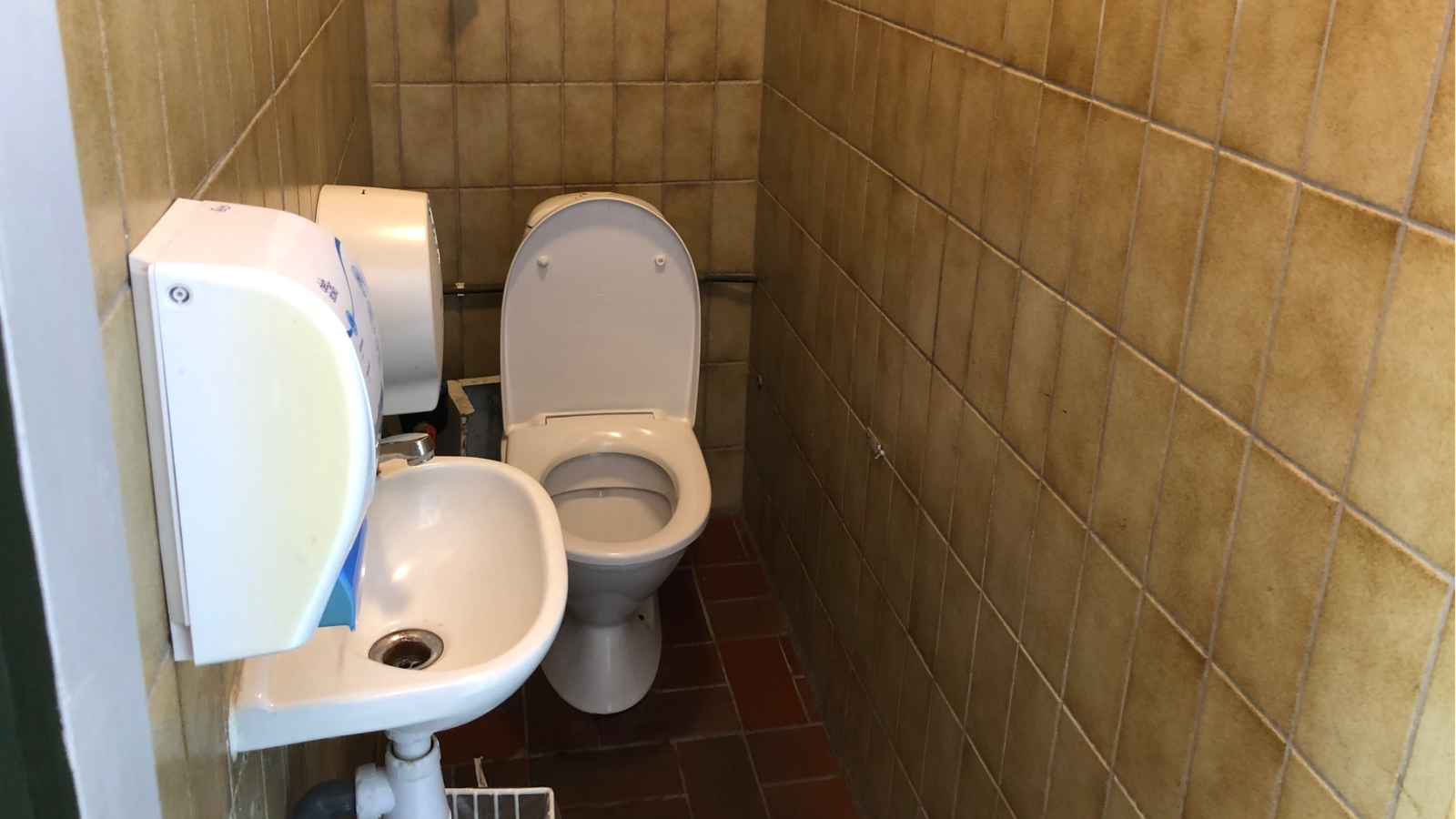 Offentligt toilet på Torvet i Bogense