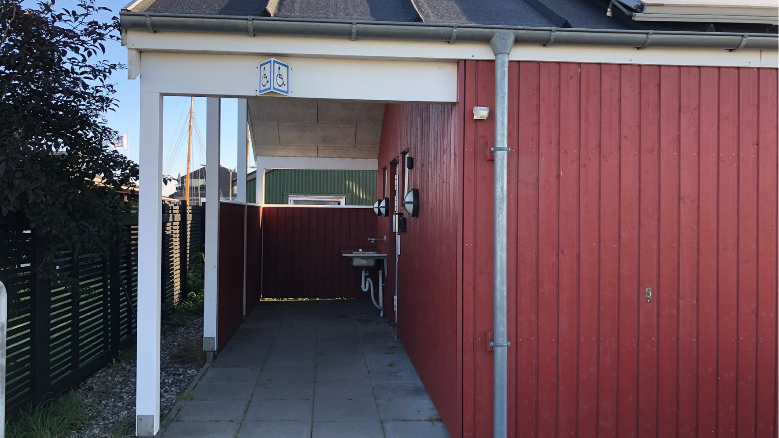 Public toilet by Vestre Mole in Bogense