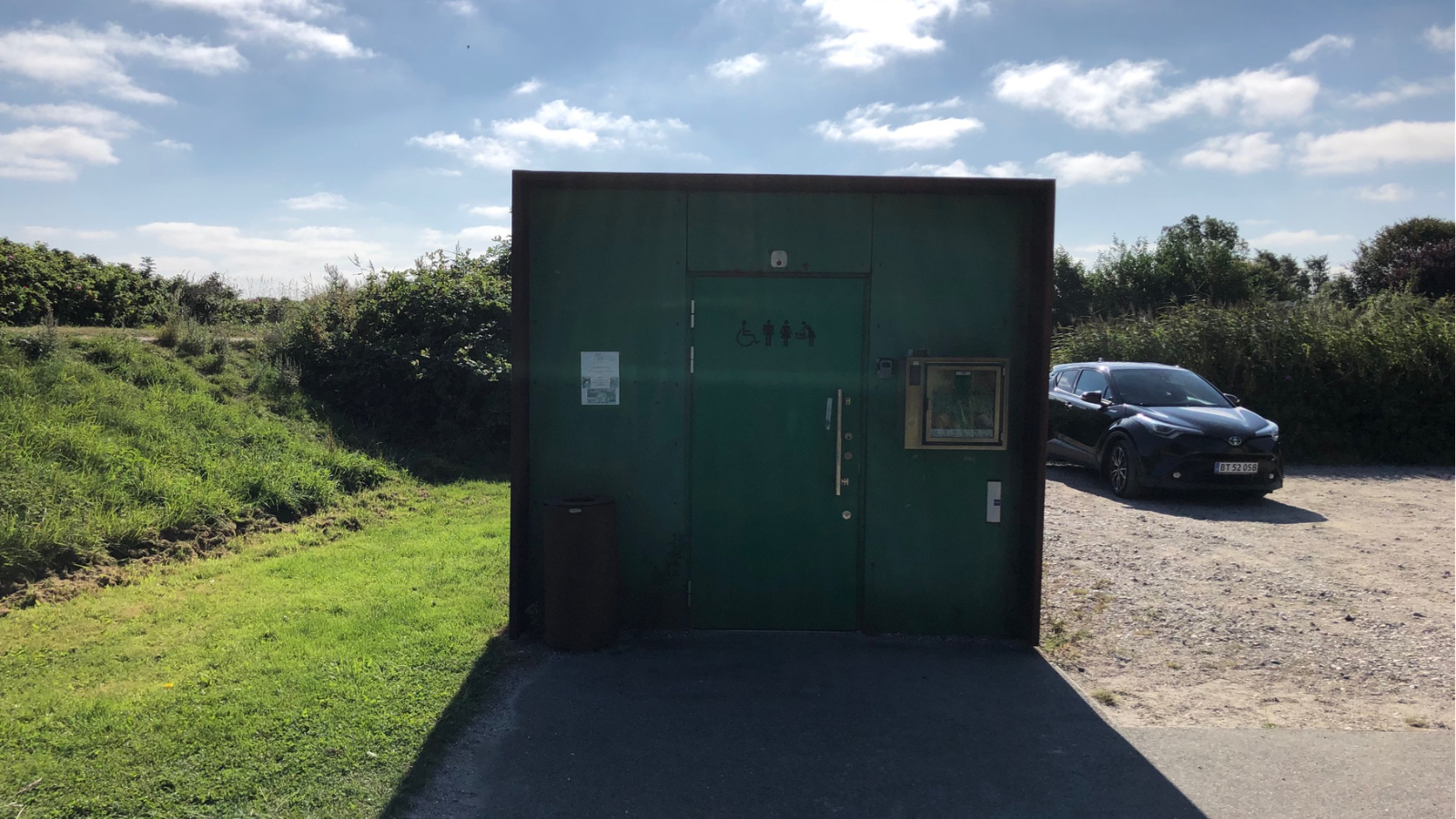 Public toilet by Hasmark Beach