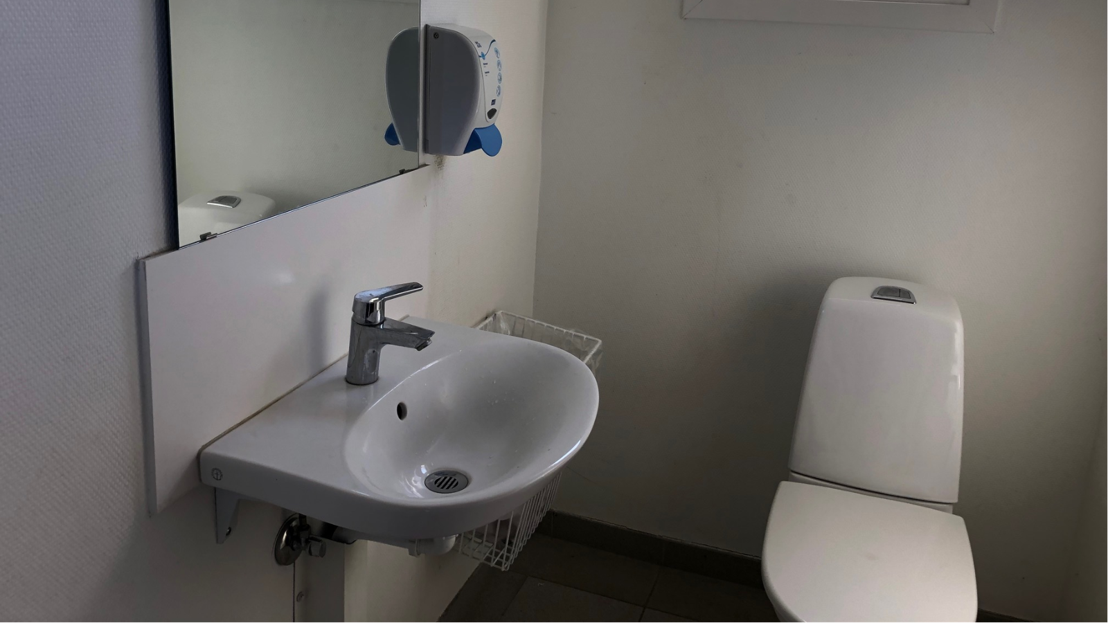 Public toilet by Klintebjerg Harbour