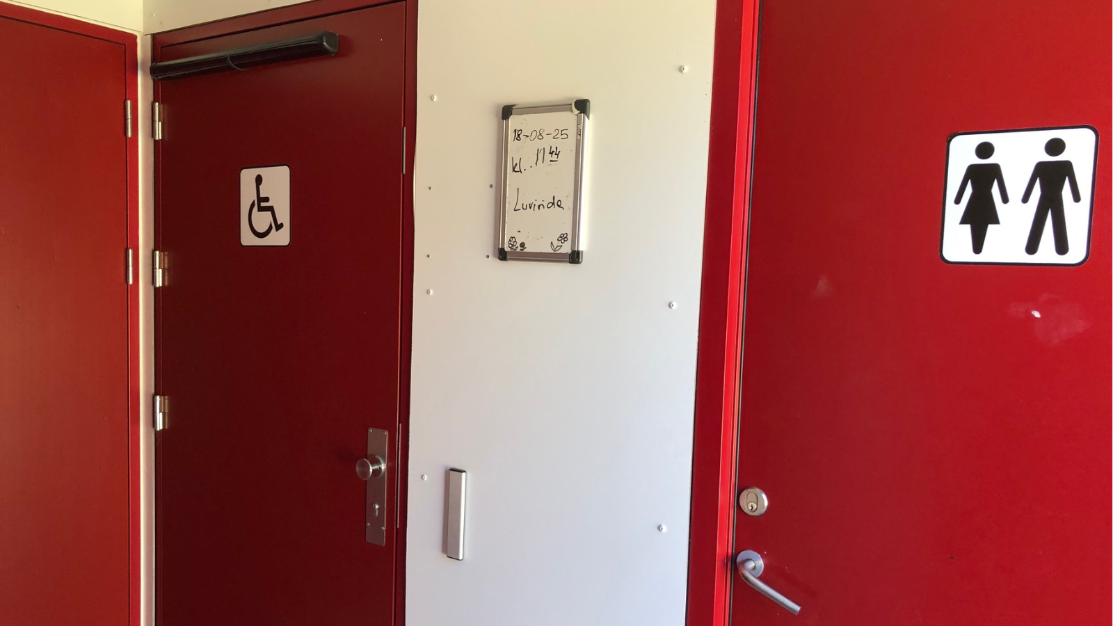 Public toilet by Klintebjerg Harbour