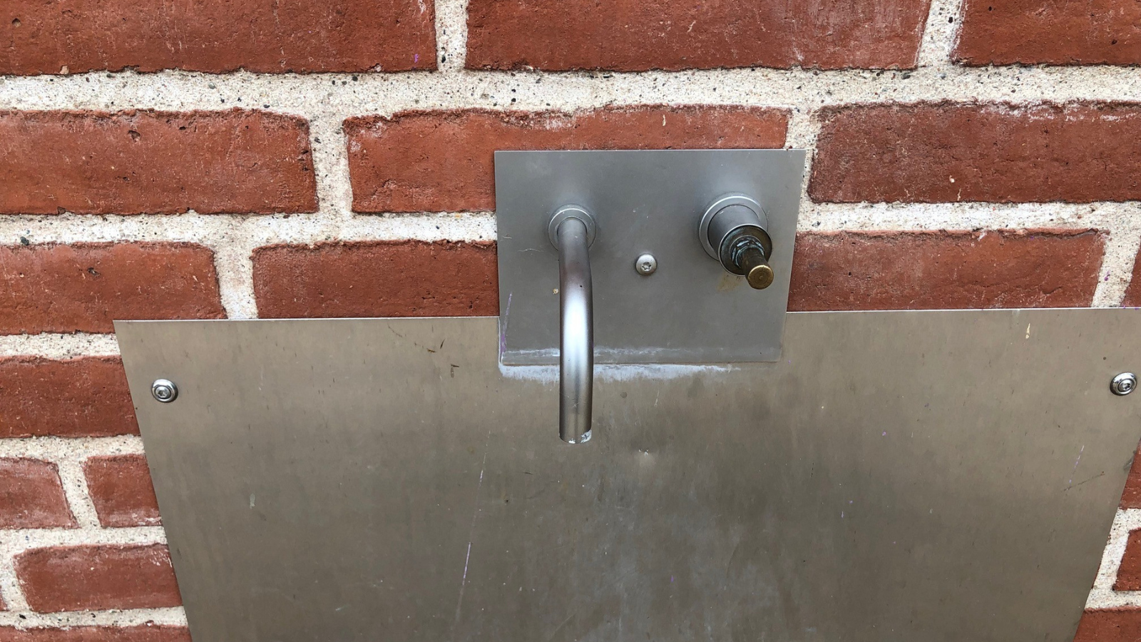 Public toilet by the town park in Søndersø