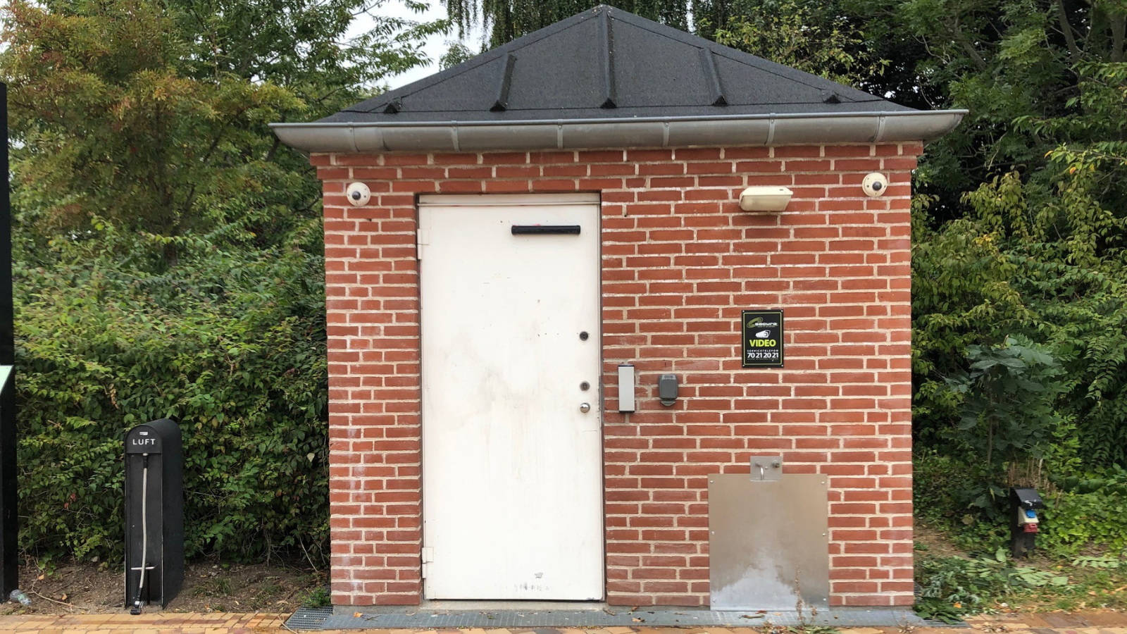 Public toilet by the town park in Søndersø