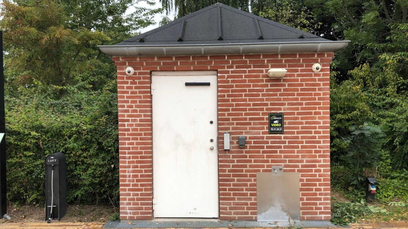 Public toilet by the town park in Søndersø